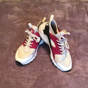 Kid’s Nike Huarache shoes